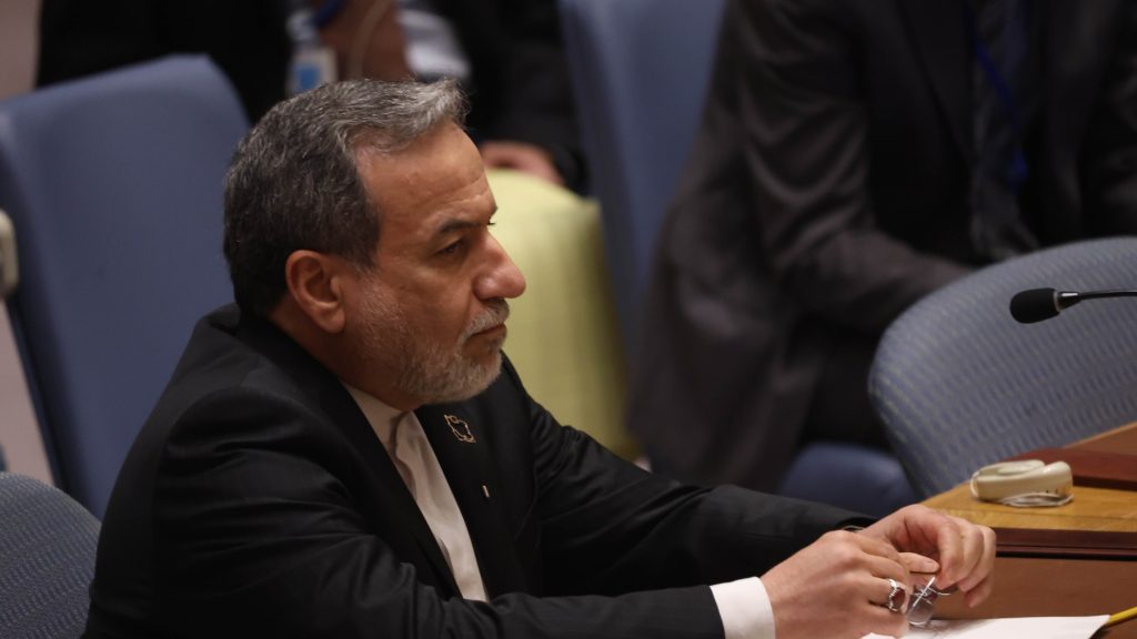 Șeful diplomației iraniene s-a întâlnit la New York cu emisarul lui Donald Trump. Condițiile Teheranului pentru redeschiderea strâmtorii Ormuz