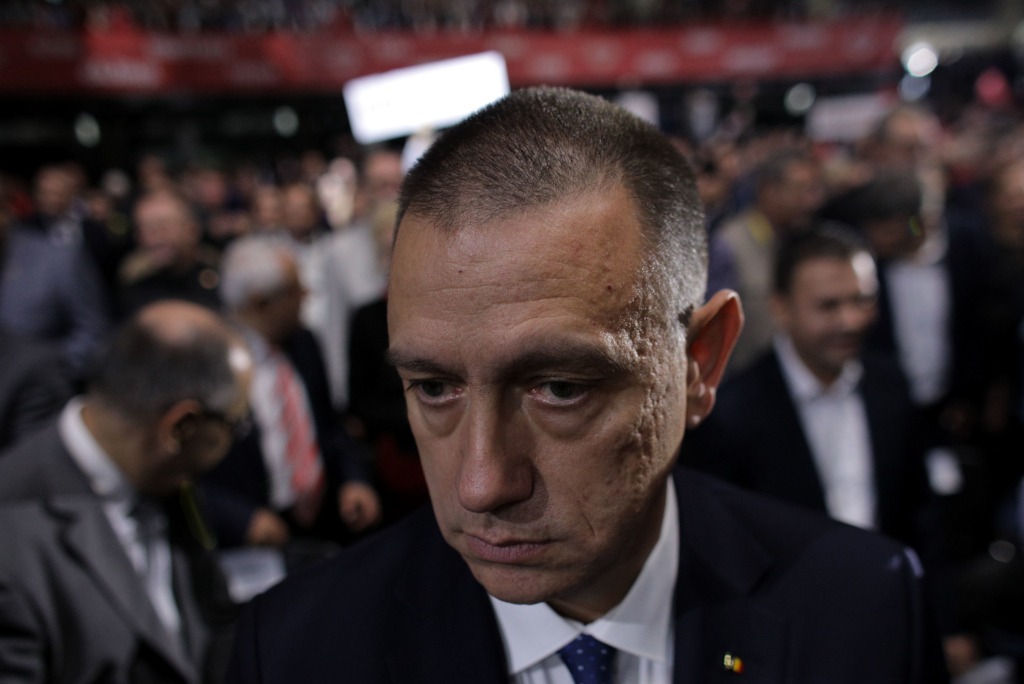 Fifor: România a împrumutat aproape 16 miliarde de euro prin SAFE / ”Putem rămâne în apatia care caracterizează prezența politică românească în plan extern. Sau putem redeveni jucători”