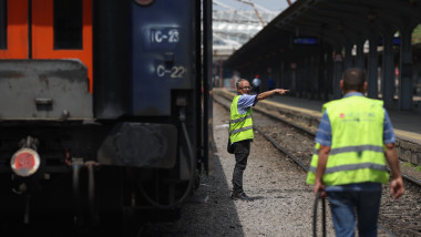 CFR Călători, fără buget de peste 8 luni. Sindicatele avertizează: „Trenurile se vor opri”