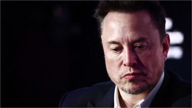Mama lui Elon Musk face dezvăluiri despre copilăria fiului său: „A fost bătut atât de rău la școală încât a ajuns la spital”