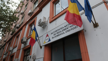 Cetățenii, firmele și primăriile pot produce energie împreună. Primele două comunități, înregistrate de ANRE