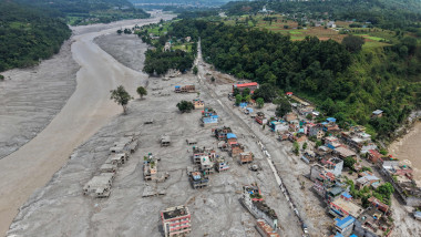 Nepal, după dezastru: mii de familii așteaptă răspunsuri, identificarea victimelor merge lent, iar speranțele scad