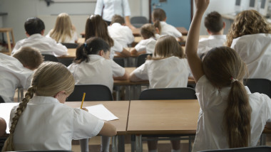 La câte absențe se scade nota la purtare. Regula aplicată elevilor în anul școlar 2026-2027