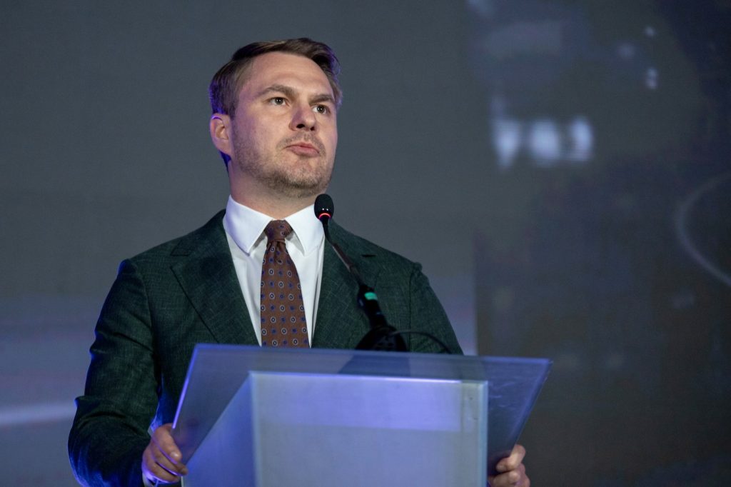 Parlamentul ucrainean l-a destituit pe procurorul general pe fondul unui scandal de corupție și al unei ciudate călătorii la Paris