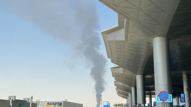 Explozii puternice și incendiu major în capitala Arabiei Saudite, în primele atacuri de după reluarea luptelor cu rebelii Houthi