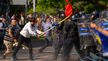 Video&Foto: Ce nu a fost pe TV în ciocnirile de la Piața Victoriei