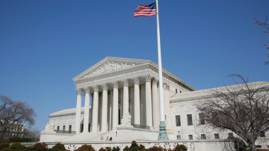 Înfrângere pentru Trump. Curtea Supremă îi respinge recursul de a restricţiona votul prin corespondenţă. „Victorie pentru democrație”