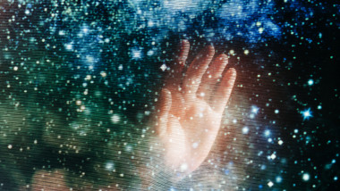 Trilioane de particule cosmice trec prin corpul nostru în secunde