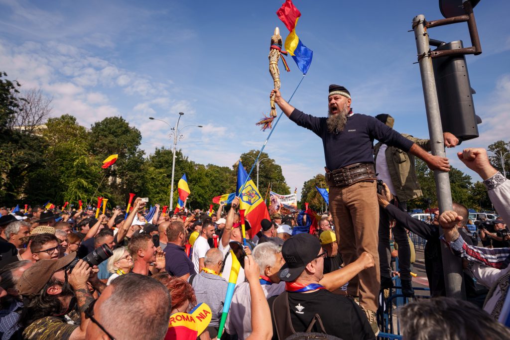 Ilie Bolojan, reacție după violențele de la protestul ciobanilor: „Guvernul face apel la calm și la încetarea violențelor”