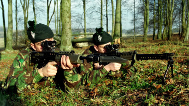 Armata britanică a primit instrucțiuni să oprească exercițiile de instrucție „neesențiale” pentru a face economii