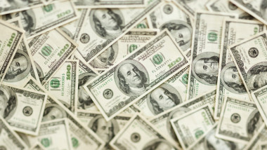 O schemă de falsificare susținută de Kremlin a transferat 6,9 miliarde de dolari prin cele mai mari bănci ale lumii (FT)