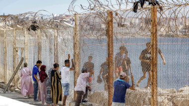 Spațiul Schengen, din nou sub presiune. Controalele la frontiere se extind, iar țările UE se ceartă pe redistribuirea migranților