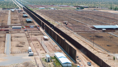 Trump construiește zid la granița SUA-Mexic, extinzându‑se în Big Bend