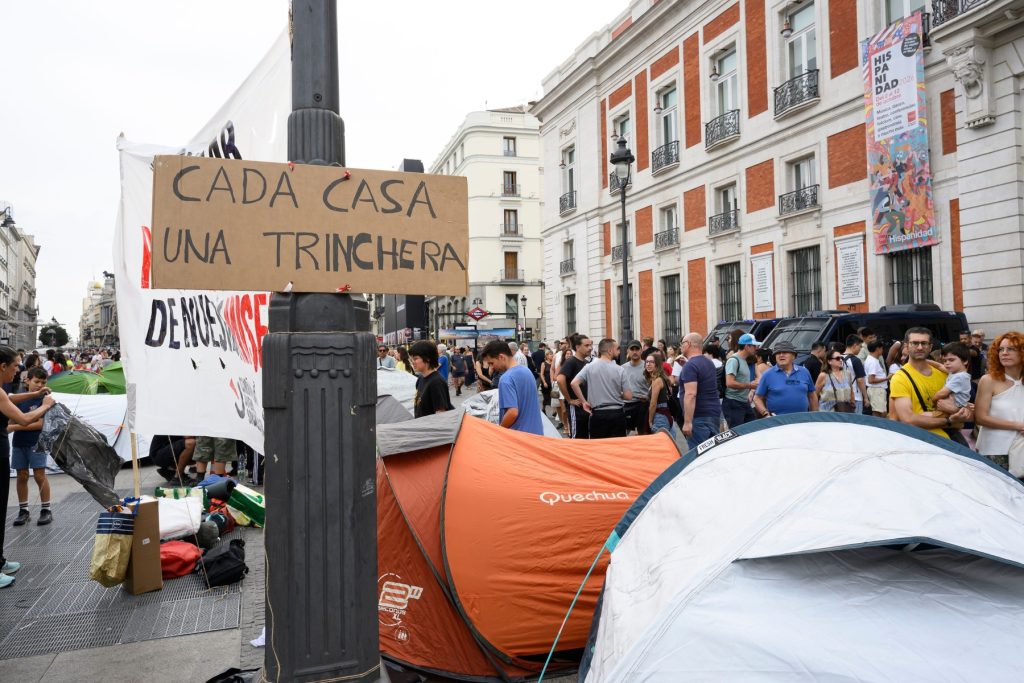 Cazul femeii de 87 de ani evacuate provoacă revoltă în Spania. Sanchez promite măsuri: „Maricarmen, am un mesaj pentru tine”