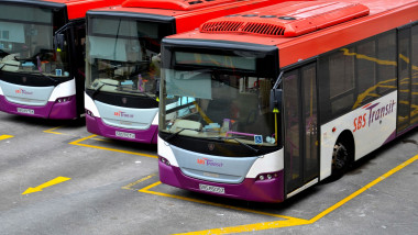 Orașul care a decis să sancționeze pasagerii care ascultă muzică la volum ridicat în autobuze