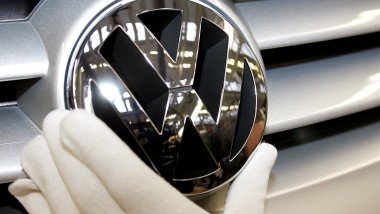 Volkswagen trece la armament pentru a salva uzină din Germania