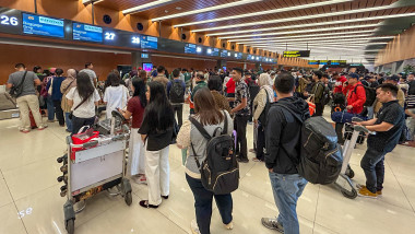 Alertă de călătorie în Indonezia. MAE: Erupția vulcanului Anak Krakatau a afectat mai multe aeroporturi