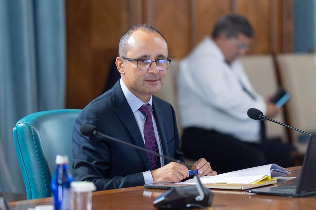 Reactoarele Cernavodă vor porni abia la sfârșitul lunii, spune Bușoi