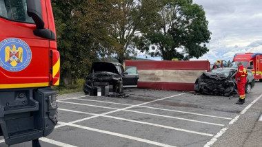 Accident grav pe DN15: 2 oameni au murit și 4 au fost răniți, după ce un şofer de 71 de ani a intrat pe contrasens şi a lovit o mașină
