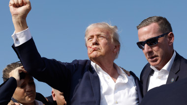 Unul dintre bărbaţii răniţi în tentativa de asasinat asupra lui Donald Trump din 2024 a murit. „Un adevărat patriot american”