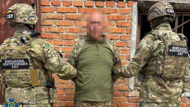 Video Ucraina: o „cârtiță” rusă infiltrată printre operatorii de drone ucraineni a fost demascată înainte de un atac