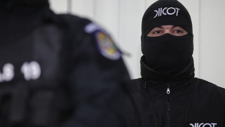 Un suedez suspectat de atentate la comandă a fost prins în România. Ce au găsit anchetatorii la percheziții