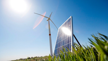 Cristian Bușoi: „România are o țintă de 10 GW de energie solară și eoliană până în 2030. Următoarea prioritate este stocarea”