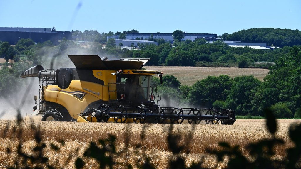 Agricultura franceză este amenințată de ieșirea la pensie a fermierilor: „Cine ne va hrăni în 2035?”