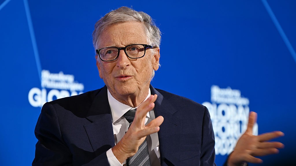 Bill Gates avertizează: AI ar putea cauza un miliard de decese