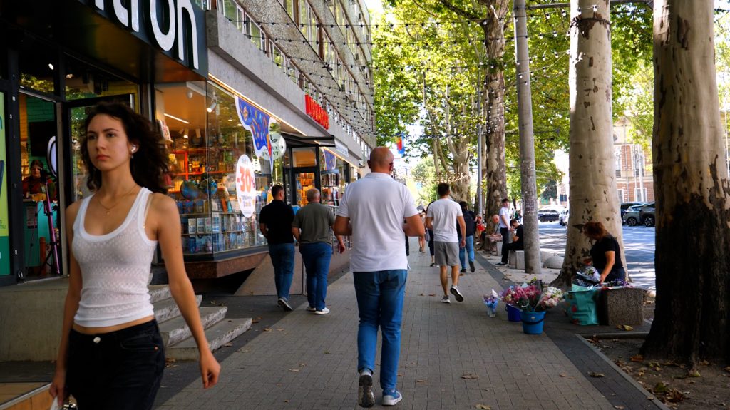 Sociolog moldovean: Chișinău mai puțin politicoși, zâmbet rar și sincer