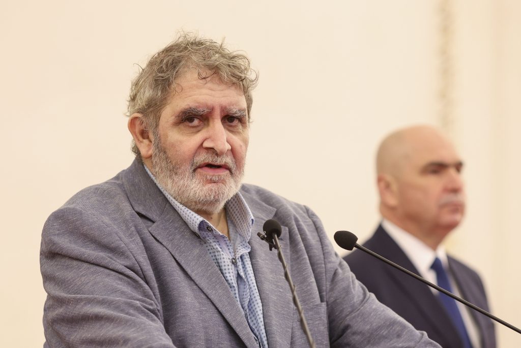 Pambuccian, la consultările de la Cotroceni: L-am rugat pe preşedinte să amâne propunerea de premier