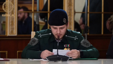 Video hilare cu fiul Kadîrov: moștenitorul Ceceniei nu citește cuvânt