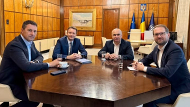 Mureșan: PNL, USR și UDMR își distribuiesc ministerele după ședință