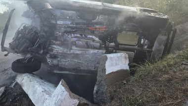 Video Tragedie în Suceava: doi adolescenți au murit arși de vii într-un accident auto, după ce au folosit o mașină fără să aibă permis