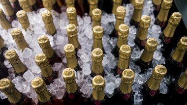 Franţa a crescut limita de alcool permis în șampanie. Valurile record de căldură au modificat recoltele