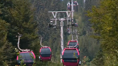 Probleme la telegondola din Sinaia: un pilon al instalației s-a mișcat din cauza unui șantier alăturat, unde se construiește un hotel