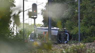 Poliția ia în calcul ipoteza unui sabotaj în cazul deraierii unui tren în Franţa. 44 de oameni au fost răniți