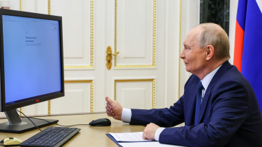 Video Vladimir Putin a dat startul alegerilor parlamentare din Rusia. Securitate maximă, atacuri cibernetice și suspiciuni de fraudă