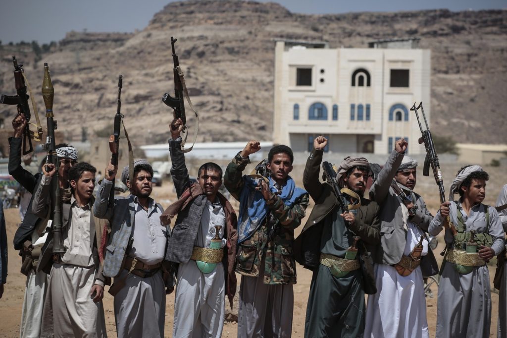 Rebelii Houthi preiau coasta Yemenului, schimbă echilibrul Golfului