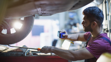VW și Audi rechemă 2,8 milioane de mașini pentru defecțiune direcție