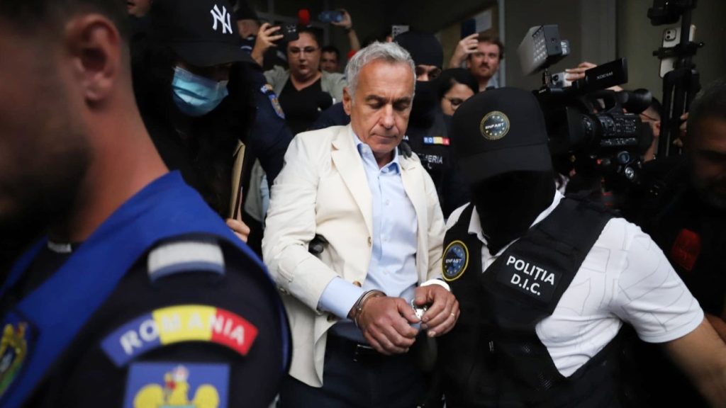„Martirul” Georgescu: cât valorează cătușele la urne?