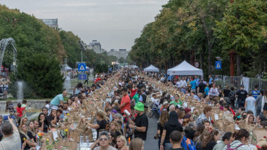 „Masa care unește”, organizată în weekend la București, a strâns peste 100.000 de euro pentru un spital de psihiatrie pedriatică