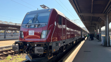 Foto Prima locomotivă electrică nouă cumpărată de România prin Fondul pentru Modernizare a intrat în circulație