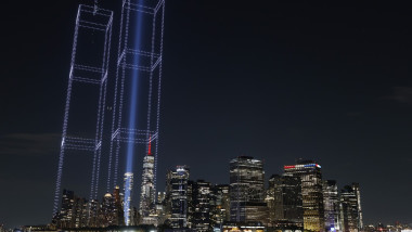 Video Emoție la New York. Turnurile Gemene au luminat din nou cerul, la 25 de ani de la atentatele teroriste din oraș