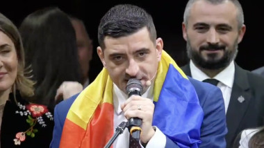 10.000 de lei amendă pentru oficialii care nu sărută steagul României de Ziua Drapelului. Ce prevederi noi aduce un proiect de lege AUR