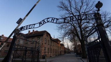 Turiste britanice la Auschwitz: cafeneaua e prea scumpă, virală pe net