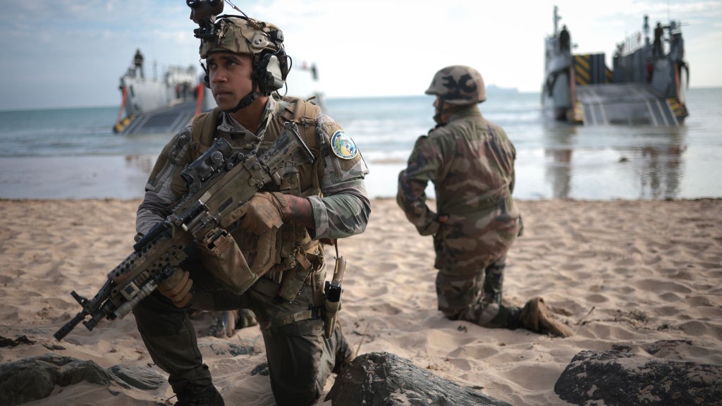 Franța trimite mijloace militare în Arabia Saudită, în războiul din Yemen