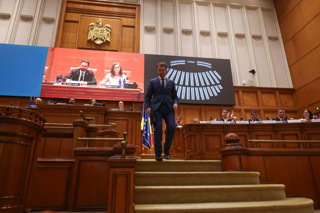 Cum titrează presa internațională respingerea guvernului Mureșan: Criza politică se adâncește și amenință ratingul de investiții