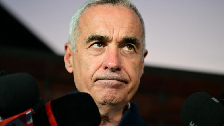 Călin Georgescu, ridicat din trafic de DIICOT. Procurorii efectuează percheziții la domiciliul său din Mogoșoaia: ce acuzații i se aduc