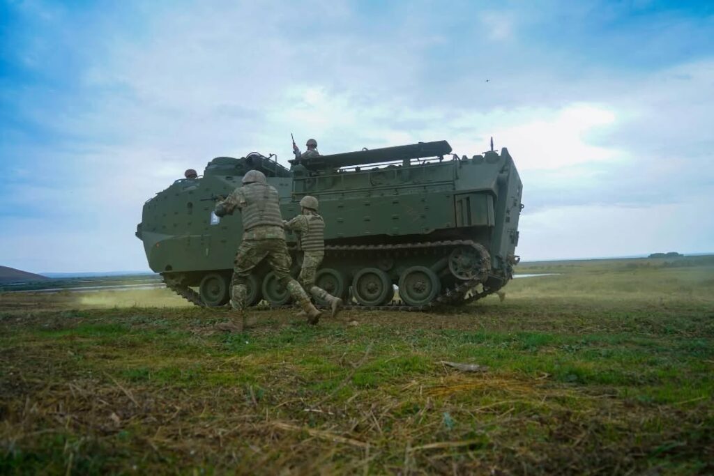 AAV-7: România a achiziționat 65 de amfibi de asalt din SUA